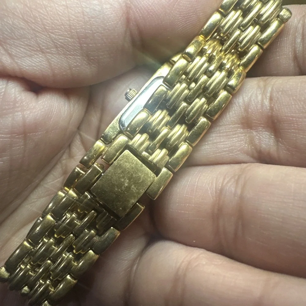 Working VTG Anne Klein Ladies Watch Fit 7in Gold Tone Quartz new battery 14mm